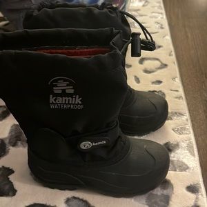 Kamiks snow boots